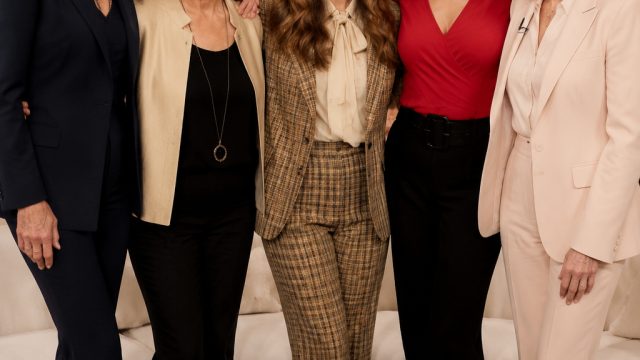 Hot in Cleveland Cast Reunites on The Dr