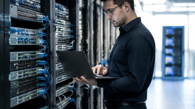Arista Networks Advances AI Hardware Initiatives Amid Market Challenges